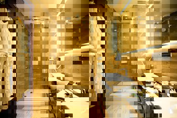 Nova Plaza Prime Hotel