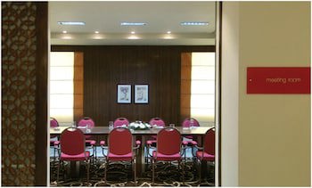 Vivanta Vijayawada, Mg Road