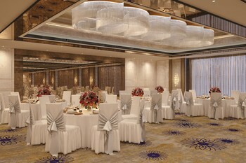 Vivanta Vijayawada, Mg Road