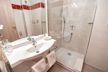 Best Western Plus Lido Hotel