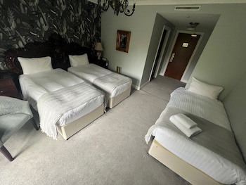 Brook Hall Hotel