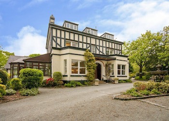 Brook Hall Hotel