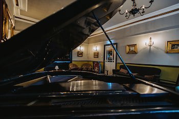 Brook Hall Hotel
