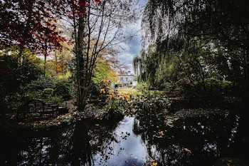Brook Hall Hotel