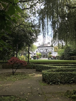 Brook Hall Hotel