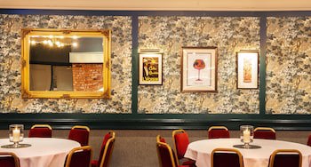 Coachman Hotel