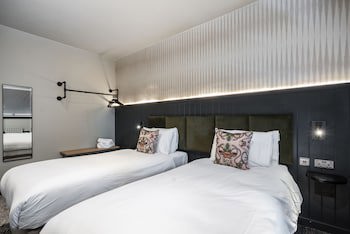 Coachman Hotel