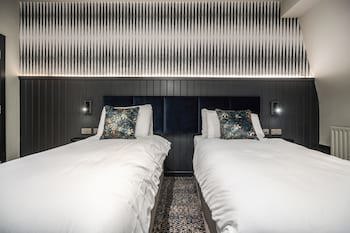 Coachman Hotel