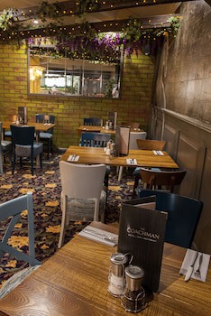 Coachman Hotel