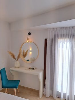 Amerisa Suites & Villa