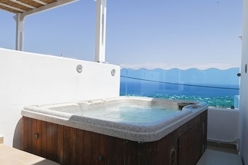 Amerisa Suites & Villa