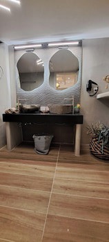 Amerisa Suites & Villa