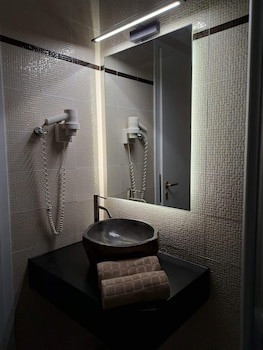 Amerisa Suites & Villa