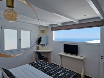 Amerisa Suites & Villa