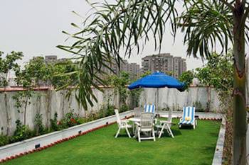 Lemon Tree Hotel, East Delhi Mall, Kaushambi