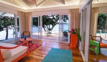 Tortuga Lodge