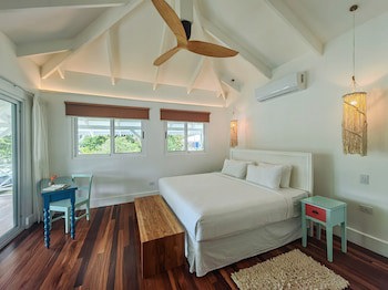 Tortuga Lodge