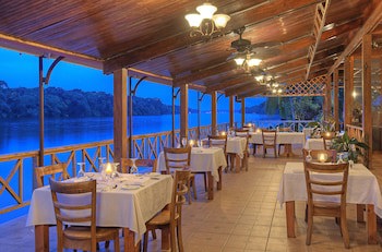Tortuga Lodge