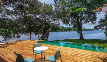 Tortuga Lodge