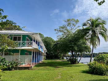 Tortuga Lodge