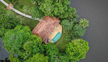 Tortuga Lodge