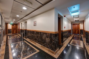 Sharjah Royal Tulip Hotel Apartment