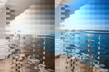 Charisma De Luxe Hotel