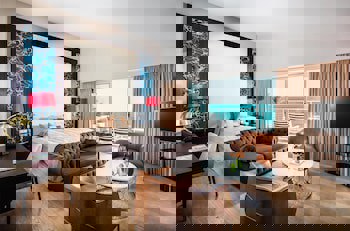 Charisma De Luxe Hotel