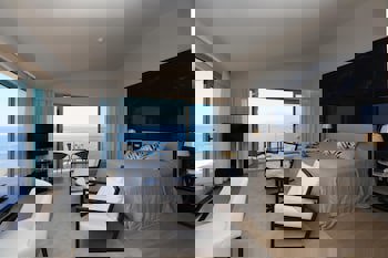 Charisma De Luxe Hotel