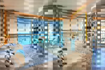 Charisma De Luxe Hotel