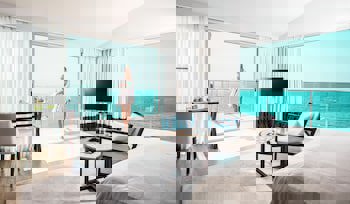 Charisma De Luxe Hotel