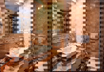 Charisma De Luxe Hotel