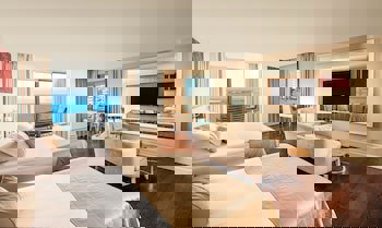 Charisma De Luxe Hotel