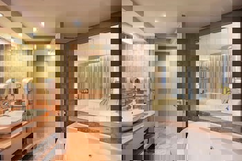 Charisma De Luxe Hotel