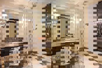 Charisma De Luxe Hotel