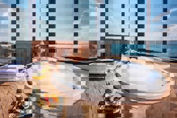 Charisma De Luxe Hotel