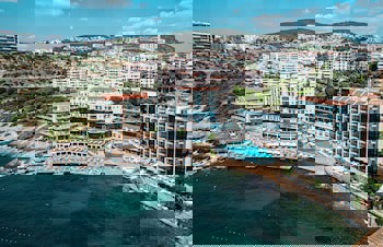 Charisma De Luxe Hotel