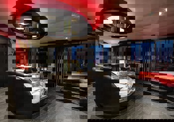 Charisma De Luxe Hotel