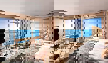 Charisma De Luxe Hotel