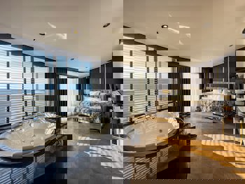 Charisma De Luxe Hotel