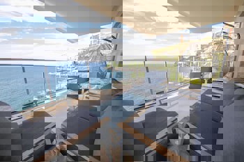 Charisma De Luxe Hotel