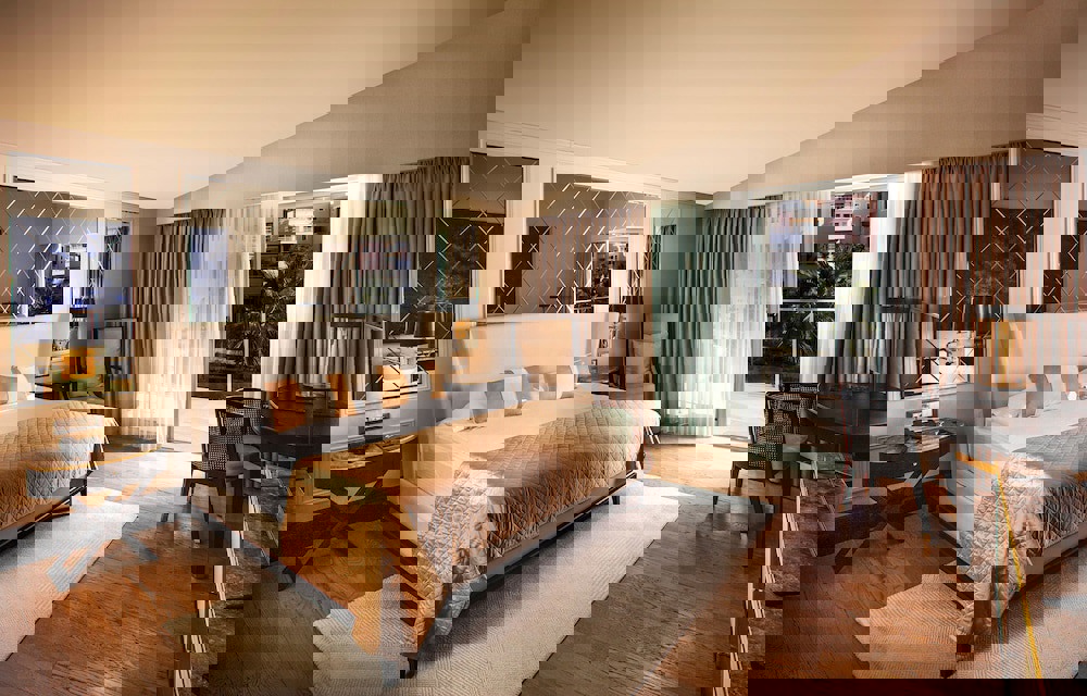 Charisma De Luxe Hotel