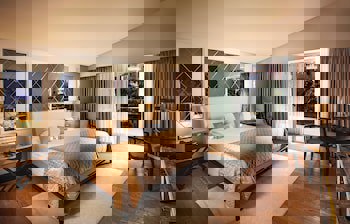 Charisma De Luxe Hotel