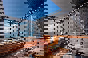 Charisma De Luxe Hotel