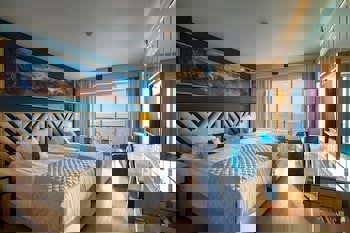 Charisma De Luxe Hotel