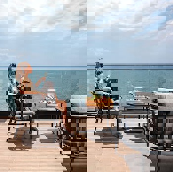 Charisma De Luxe Hotel