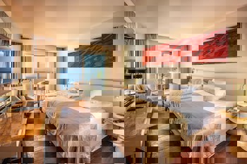 Charisma De Luxe Hotel