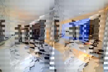 Charisma De Luxe Hotel