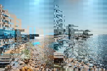 Charisma De Luxe Hotel