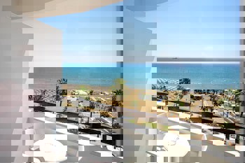 Les Palmiers Beach Hotel